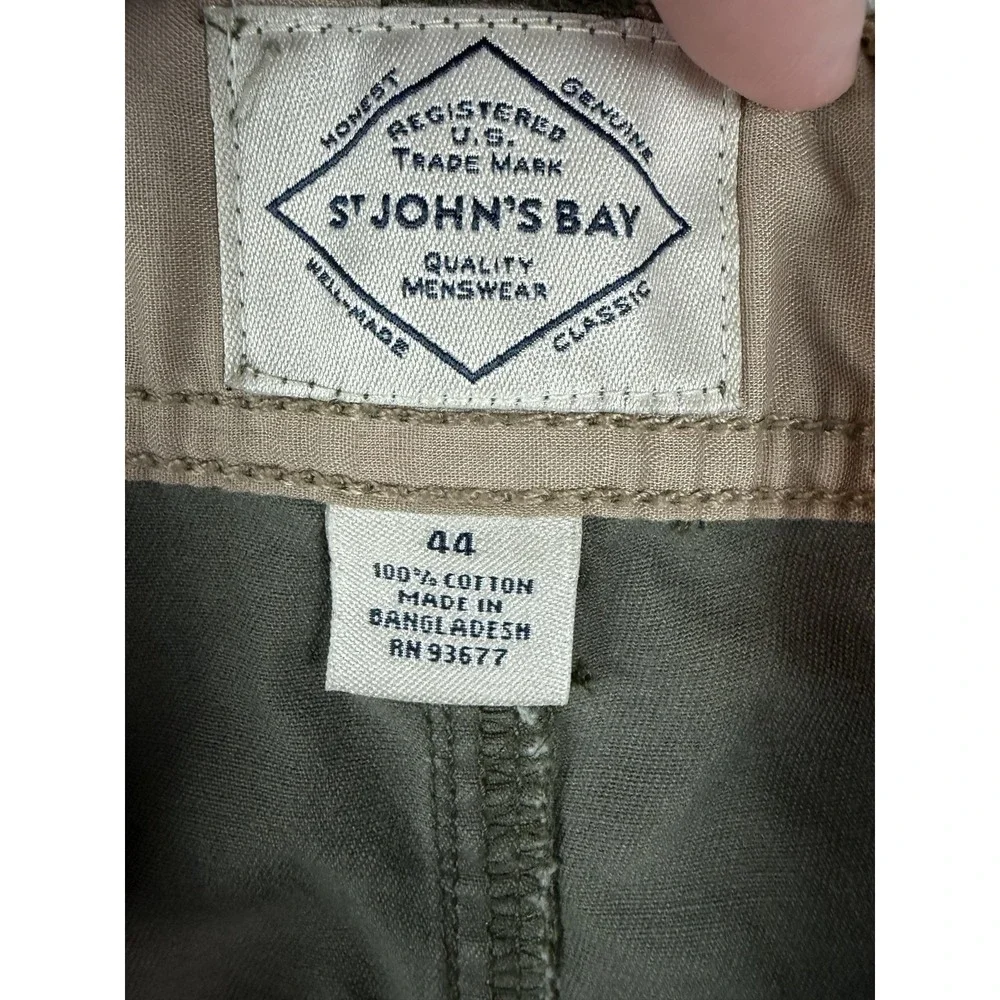 St. John's Bay Cargo Shorts Mens 44 Green Cotton Canvas 10 Inseam Casual Men New